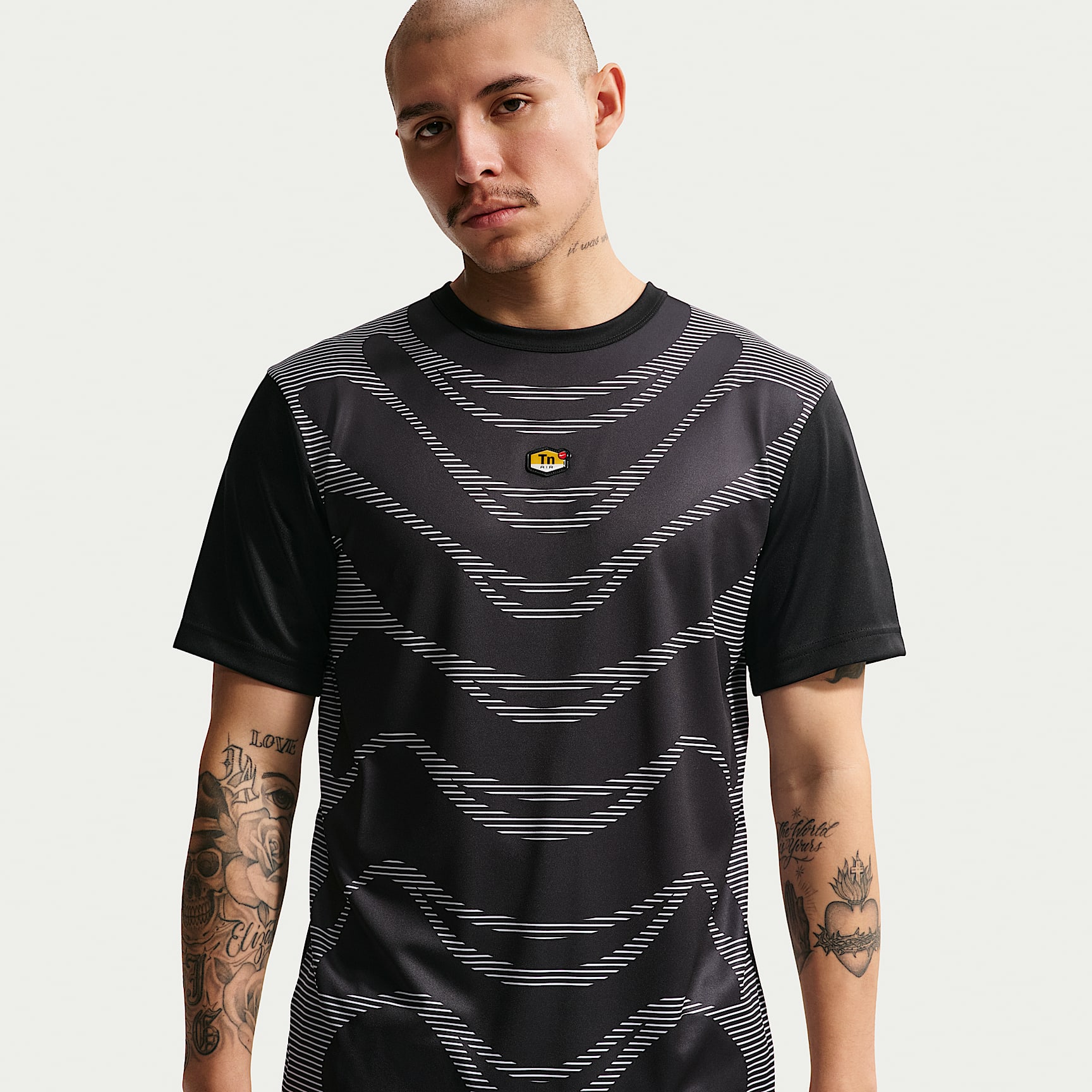 00s euro nike tn air max plus Tシャツ Nike Sportswear Tuned Air Men's Football Shirt. Nike ZA